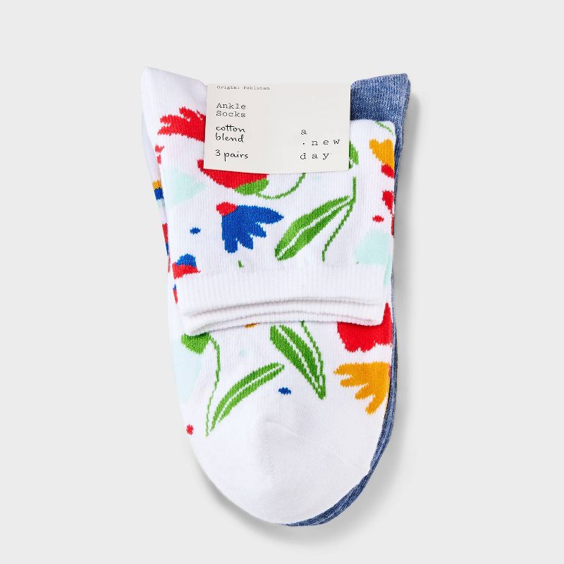 Women&#39;s 3pk Happy Garden Ankle Socks - A New Day&#8482; White/Denim/Red 4-10, 3 of 5