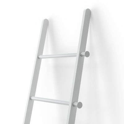 White Ash and Poplar Wood Blanket Ladder with Metal Bars