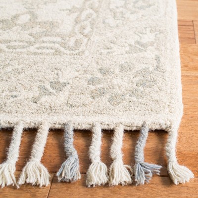 Hand-Tufted Artisan Wool Runner Rug in Light Grey - 2'3" x 5'