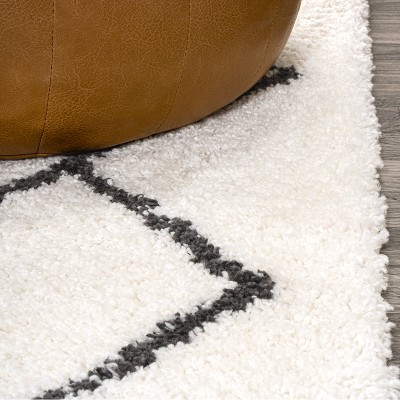 4' x 6' Black Diamond Shag Synthetic Area Rug