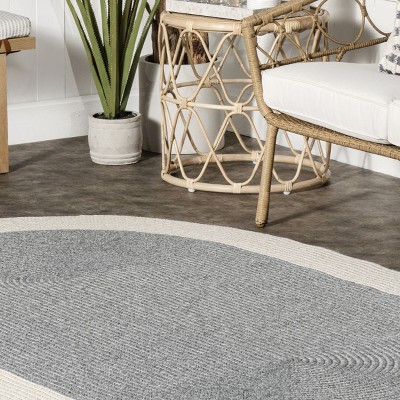 Elegant Gray Braided Synthetic 6' Round Indoor/Outdoor Rug