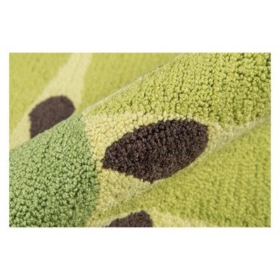 Kiwi Slice 3' Round Hand-Hooked Synthetic Kitchen Mat in Lively Green