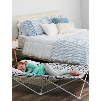 Joovy Foocot Travel Cot Featuring a Steel Frame and Tough Polyester Fabric,  Storage Pocket, and Easily Folds into Included Travel Bag – Holds Kids Up