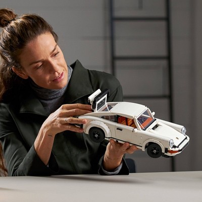 Детские конструкторы LEGO Icons Porsche 911 Collectible Car Model Kit 10295 — фото 3