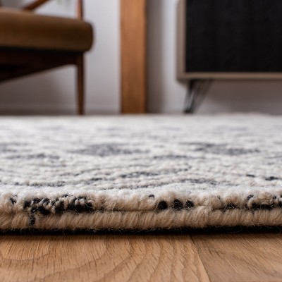 Ivory Elegance Hand-Tufted Wool Rectangular Rug 4' x 6'