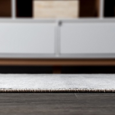 Elegant Persian-Inspired 3' x 5' Light Grey Synthetic Area Rug