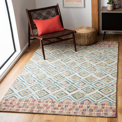 Handmade Geometric Tufted Wool Area Rug in Green/Red - 4' x 6'