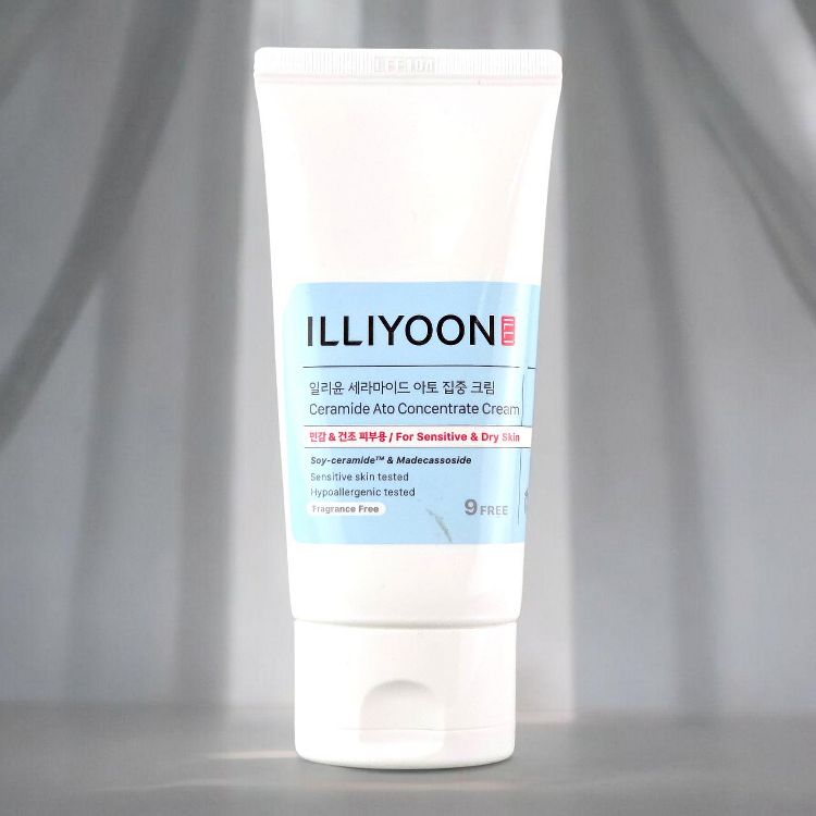 Illiyoon Ceramide Ato Concentrate Cream (2.53 oz / TRAVEL SIZE) Your skin barrier's best friend, 2 of 5
