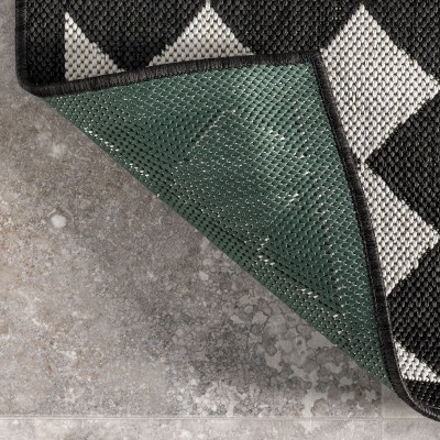 Black and White Checkered Synthetic Indoor Outdoor Rug, 4' x 6'