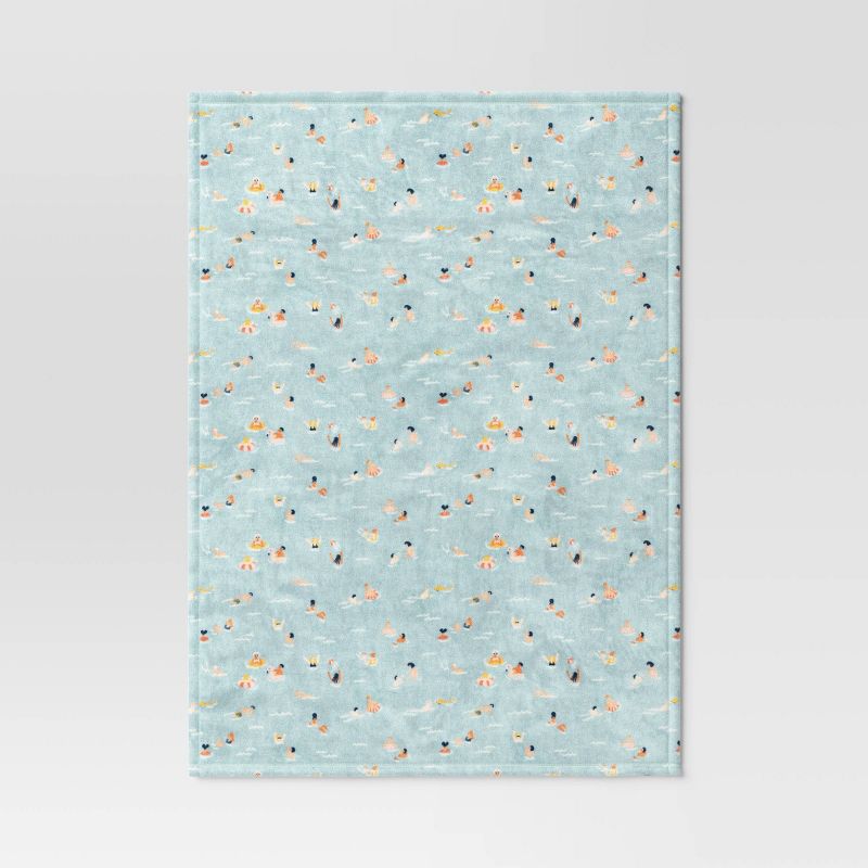 Beachy Scene Printed Plush Throw Blanket - Room Essentials&#8482;, 4 of 6