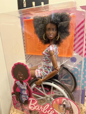 Barbie Doll with Wheelchair and Ramp, Kids Toys, Barbie Fashionistas, Curly  Black Hair, Rainbow Heart Romper, Clothes and Accessories