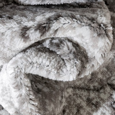 Off-White Polypropylene Oriental 8' x 10' Area Rug
