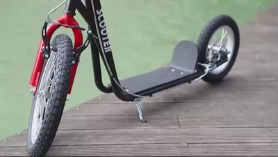 Green Adjustable Steel Frame Youth Kick Scooter with Dual Brakes