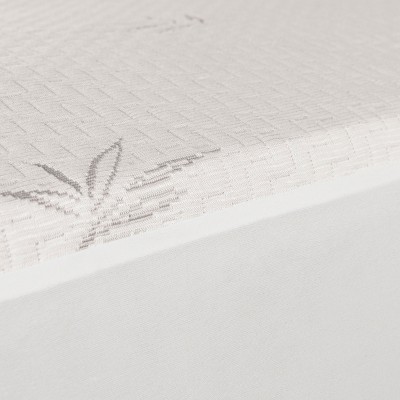 Twin White Waterproof Bamboo and Polyester Mattress Protector