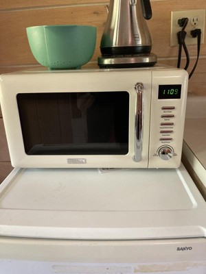 COMMERCIAL CHEF 0.7 Cubic Foot Microwave with 10 Power Levels, Small  Microwave with Push Button, 700W Countertop Microwave up to 99 Minute Timer  and