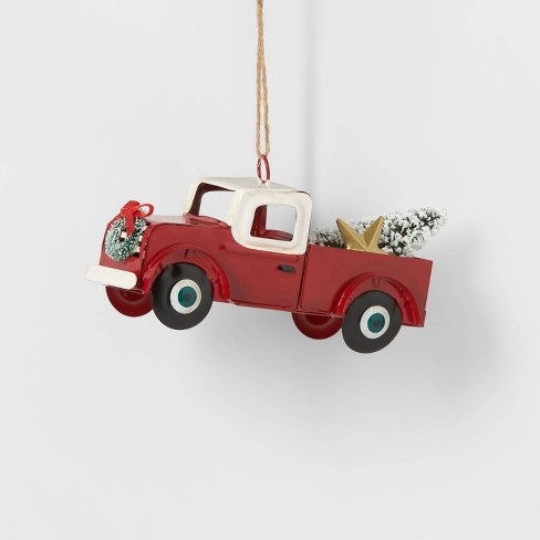 Iron Christmas Old Style Truck with Tree in Antique Red