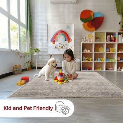 Elegant Silver Medallion 4' x 6' Oval Synthetic Area Rug