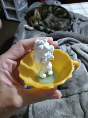 Disney Jr Alice's Wonderland Bakery Mystery Egg Mini Figure Blind