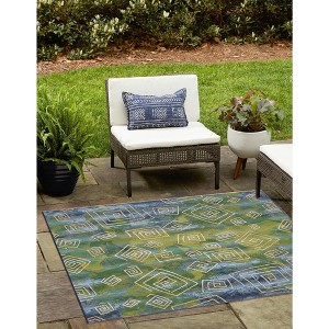 Unique Loom    Outdoor Modern Vortex Area Rug - 1 of 4
