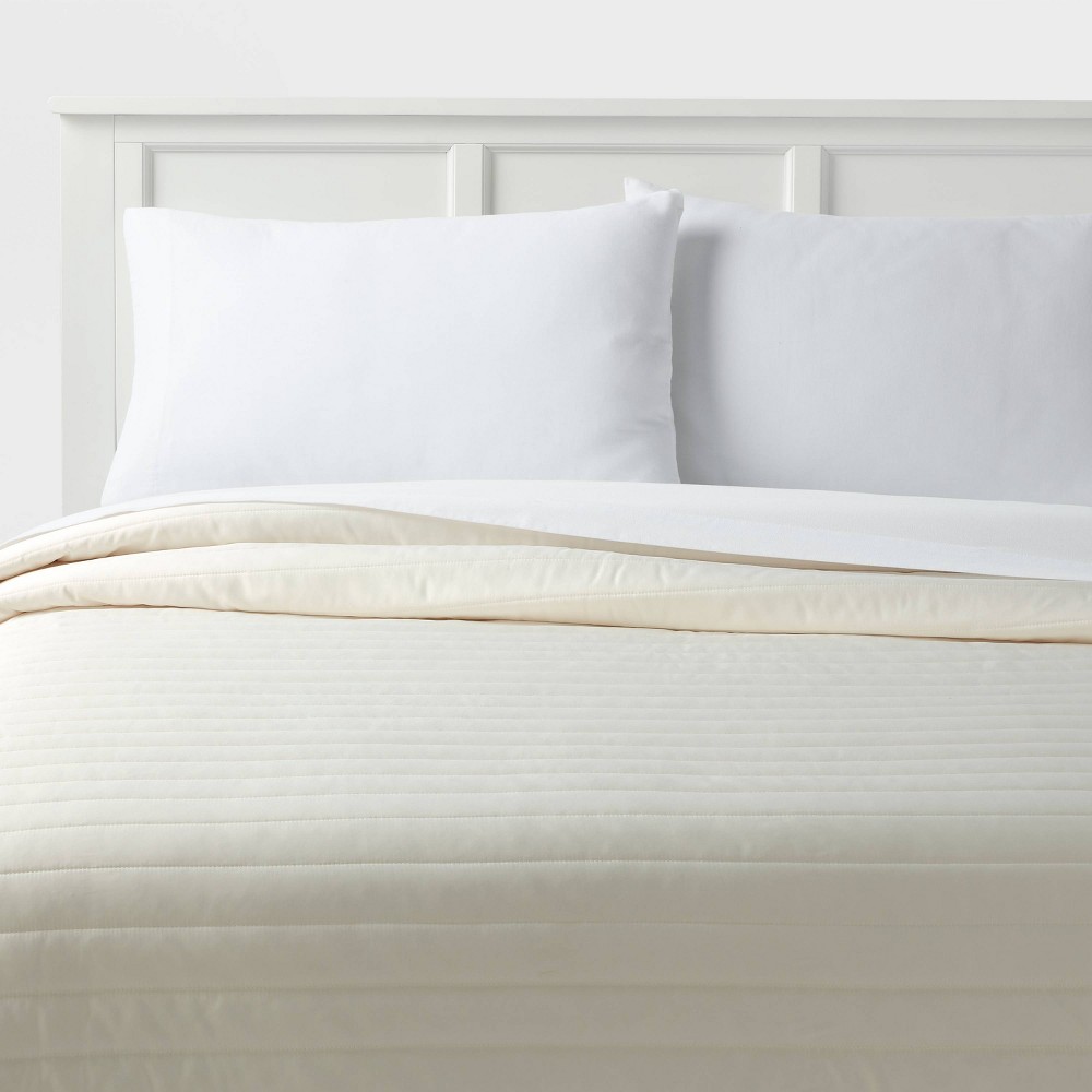 Photos - Bed Linen King Satin Quilt Ivory - Room Essentials™