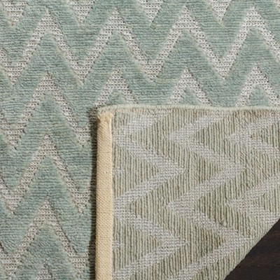 Santa Fe Hand-Knotted Gray Wool Chevron Area Rug