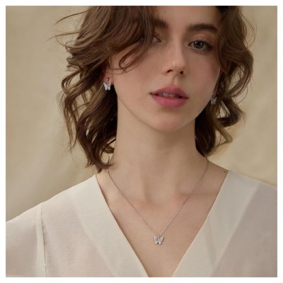 Clotth Women's Lucky Charm Butterfly Pendant Necklace - Trendy Delicate Collar Chain with Mixed Gemstone Accent