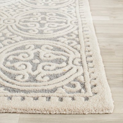 Ivory and Silver Hand-Tufted Wool Geometric Area Rug 2' x 3'