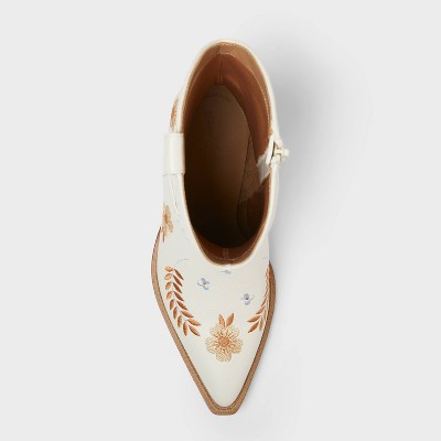 Women's Val Ankle Boots - Universal Thread™ Cream