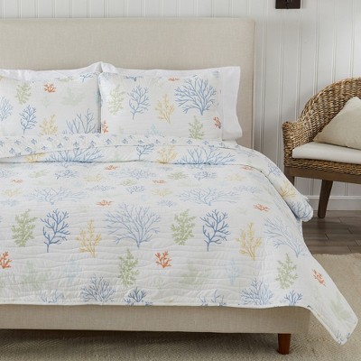 Great Bay Home Coral Pattern Reversible Quilt Set With Shams (king ...