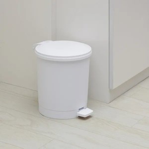 1.5 Gallon Round White Plastic Indoor Step Trash Can for Bathroom - 1 of 3