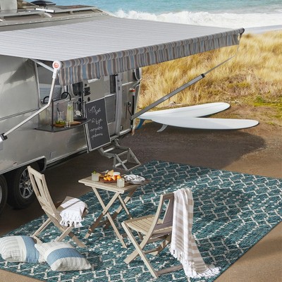 Gray Geometric 8' x 10' Synthetic Flat Woven Rug