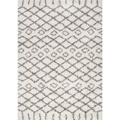 Gray and Ivory Moroccan Diamond Shag 4' x 6' Area Rug