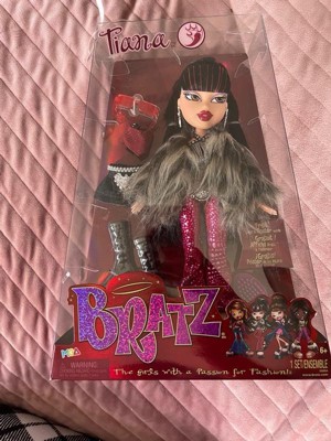 Bratz Original Fashion Doll Fianna Series 3 W/ Outfits & Poster : Target