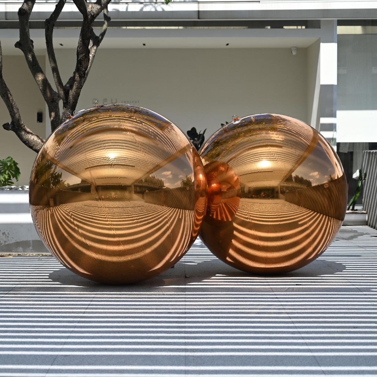 Yescom 2PCS 47" Big Shiny Inflatable Mirror Ball Set Giant Reusable PVC Hanging Balloon for Wedding Event Disco Party Concerts Black/Gold//Iridescent - thumbnail 8
