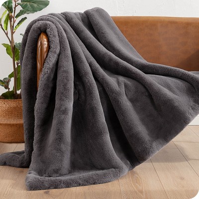 Oversized Ruched Faux Fur Blanket - 60x80-inch Jacquard Faux Fur Queen-size  Throw For Sofas And Beds - Luxurious Bedding By Lavish Home (black) : Target