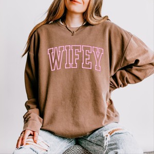 Simply Sage Market Embroidered Wifey Arched Varsity Lightweight Garment Dyed Sweatshirt - 1 of 4