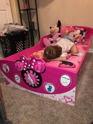 Minnie Mouse Interactive Wood Toddler Bed - Delta Children