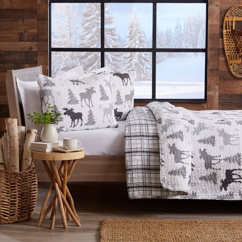 Great Bay Home Rustic Lodge Reversible Quilt Set With Shams, 2 of 9