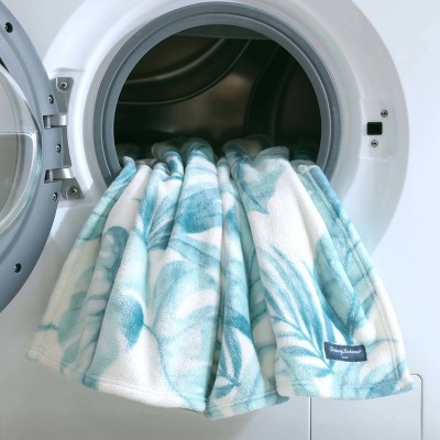 Waimea Bay Green Ultra Soft Plush Fleece Throw Blanket 50" x 70"