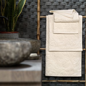 Togas Sharlyz Ecru Bath towel - 1 of 4