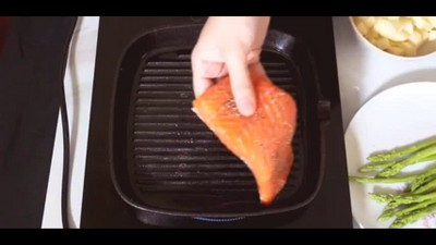 NutriChef 11" Red Cast Iron Skillet Grill Pan with Porcelain Enamel Coating