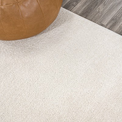 Cream Round Low-Pile Synthetic Area Rug, 4 ft.