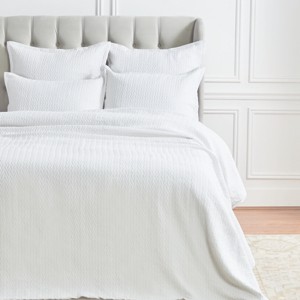 EY Essentials 20" x 26" Ellis Cotton Standard Sham - Machine Washable - 1 of 3