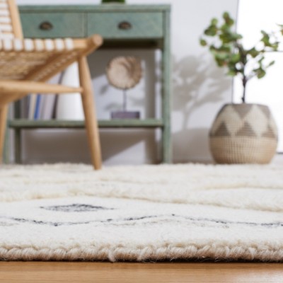 Handmade Black Wool Tufted Shag 4' x 6' Rug
