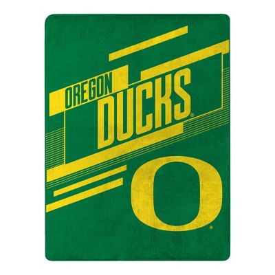 NCAA Oregon Ducks Movement Silk Touch 46"x60" Throw Blanket