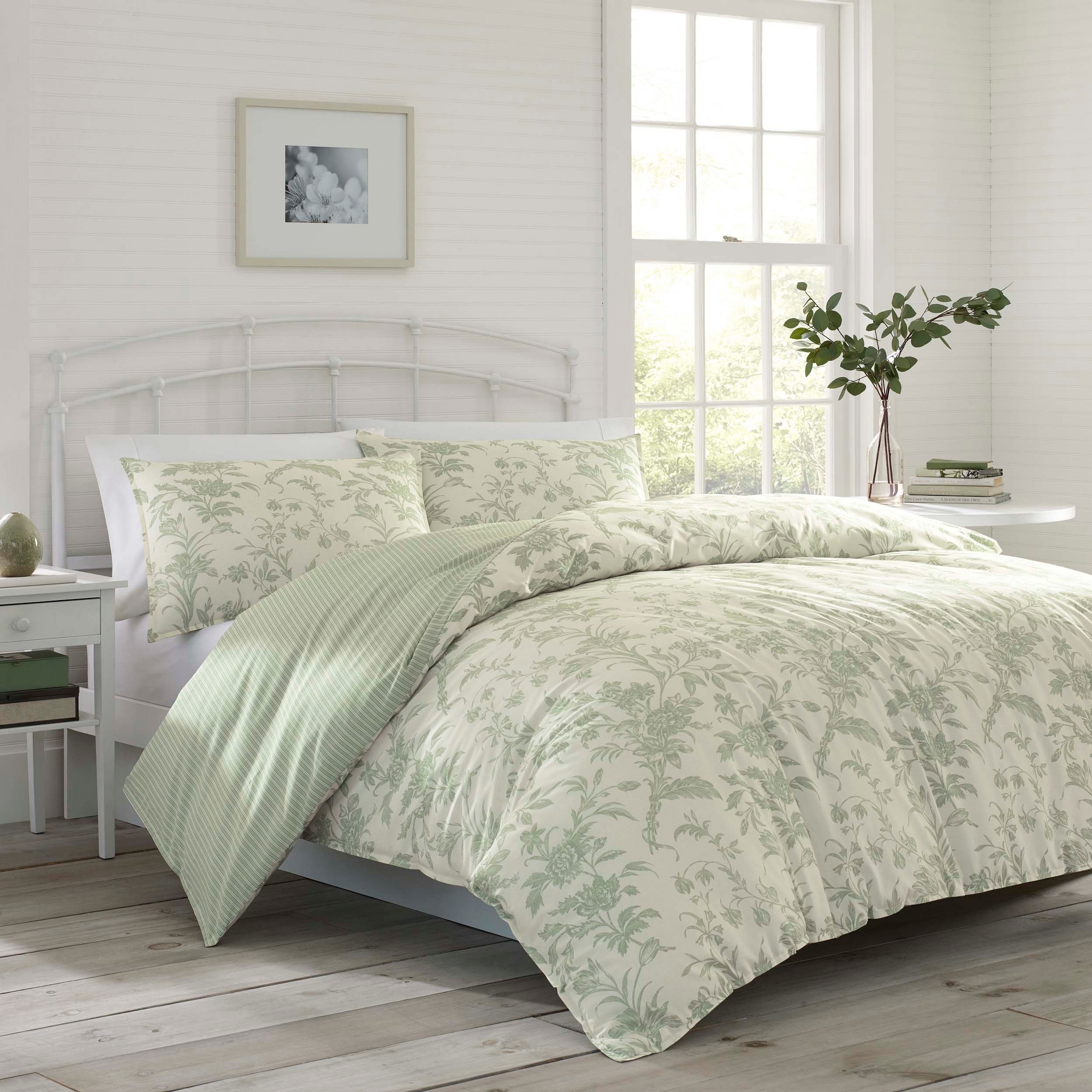 Laura Ashley Full/Queen Natalie Reversible Duvet Cover Set Green: Cotton Bedding Set, 150 Thread Count, OEKO-TEX Certified