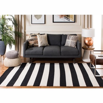 Coastal Breeze Handwoven Black and Ivory Cotton 6' x 9' Area Rug