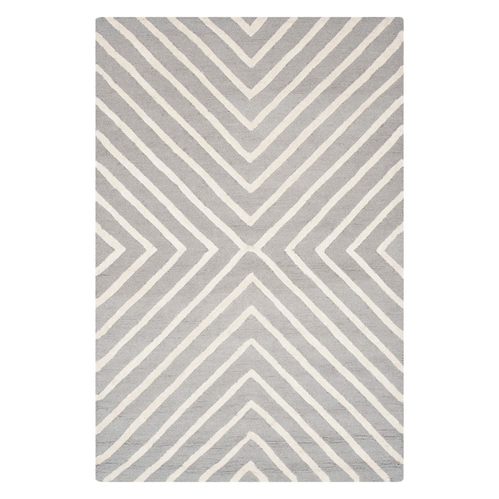 5'x7' Geometric Area Rug Silver/Ivory - Safavieh