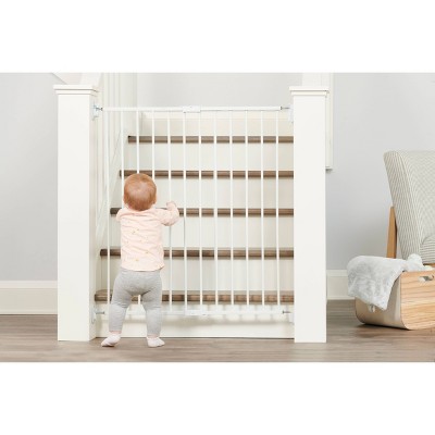 Baby dan extra wide stair clearance gate