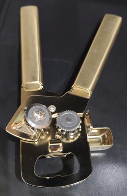 Structure of the manual can opener